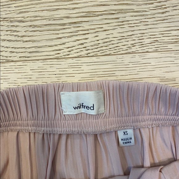 Aritzia midi pleated skirt - Picture 3 of 3